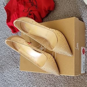 Louboutin heels 👠